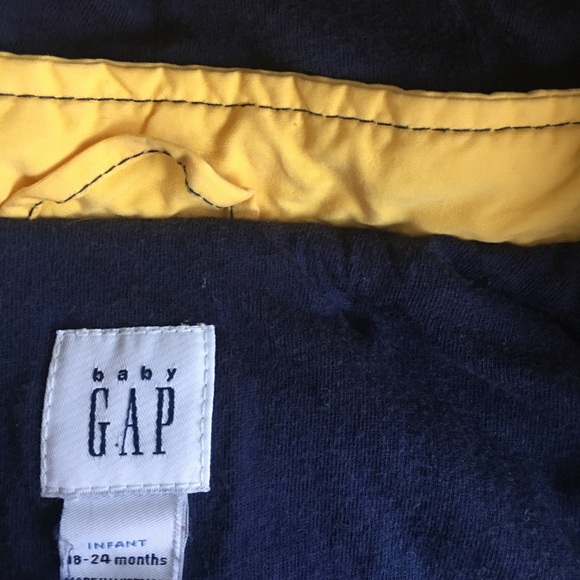 Kids Gap Raincoat - Picture 2 of 2